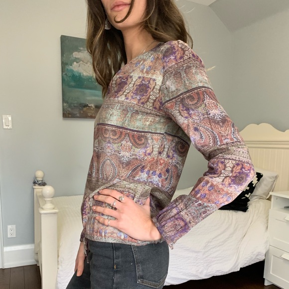 Printed Long Sleeved Blouse - Picture 2 of 4